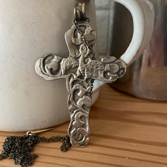 St. Eve Jewelry Cross Necklace - Picture 2 of 4